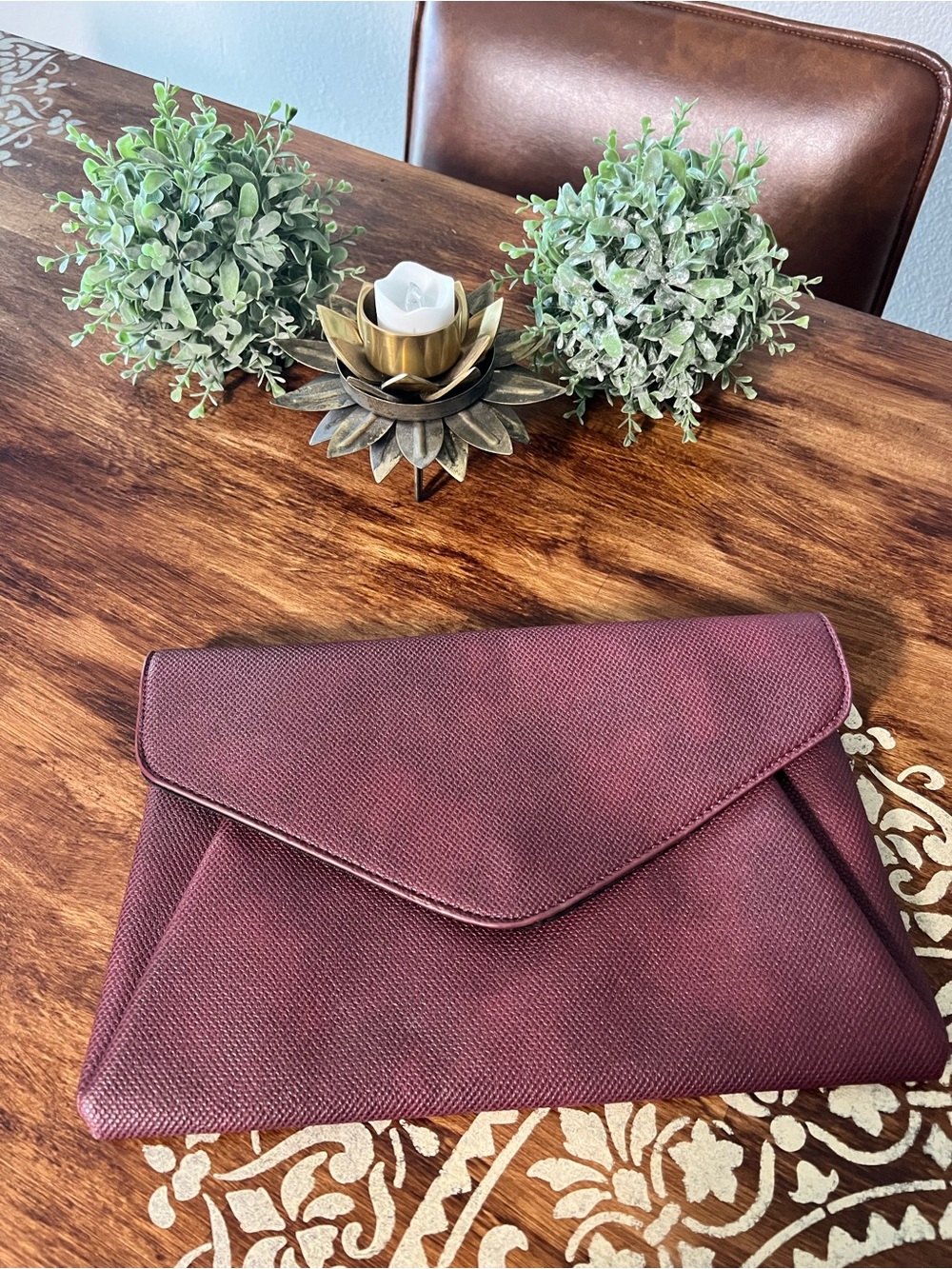 Women’s Envelope Clutch in Burgundy - Unbranded
